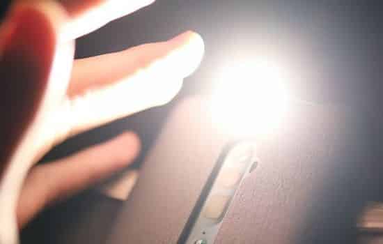 App to Easily Turn On Your Flashlight